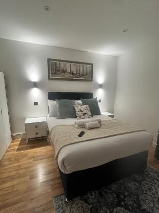 Beautiful Village, dog friendly & private garden Apartment in Forest of Dean