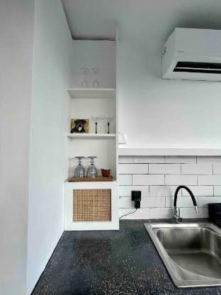 The Drupadi Apartments Studio Gordy Apartment in Kuta