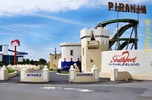 Beach House Courtyard 1 bed Apartment in Southport