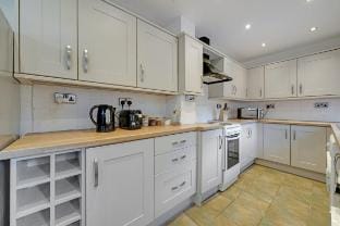 Stylish Stay ♥ Near Anfield Stadium & City Vacation rental in Liverpool