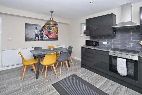 Townhouse @ Alton Street Crewe Bed and Breakfast in Crewe