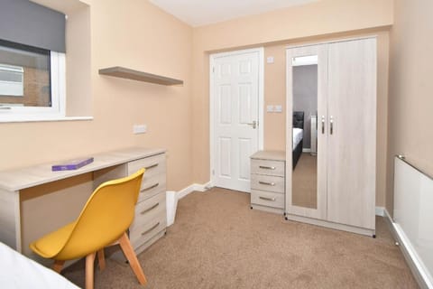 Townhouse @ Alton Street Crewe Bed and Breakfast in Crewe