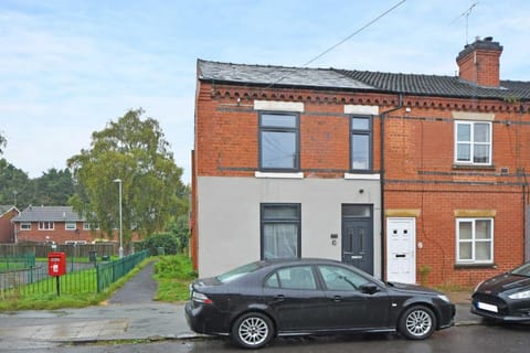 Townhouse @ Alton Street Crewe Bed and Breakfast in Crewe