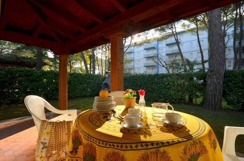 Rustic elegant villa in green surroundings Hotel in Bibione