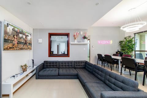 Berloga Capsule JBR Hotel in Dubai