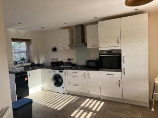 Full 3-Bedroom house for family & Contractors Vacation rental in Birmingham