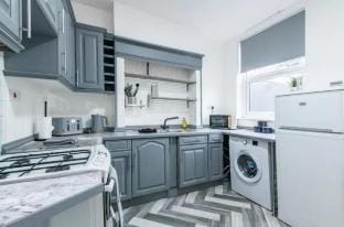 Fully Furnished, 64+ Amenities, Free Parking Vacation rental in Nottingham