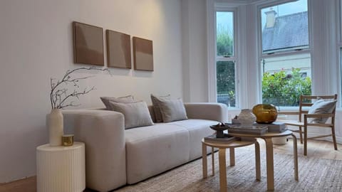 Elegant City Home| Roof Top Terrace | Parking Vacation rental in Belfast