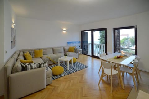 Oasis Premium Twin Apartment in Šibenik-Knin County, Croatia