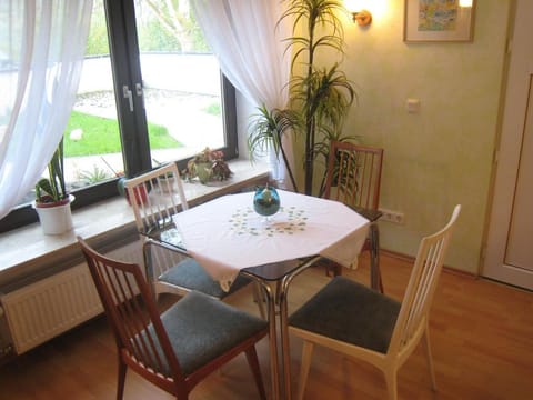 Apartment in Wehlen with Garden, BBQ, Fireplace, Bicycles Apartment in Graach an der Mosel