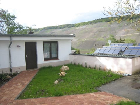 Apartment in Wehlen with Garden, BBQ, Fireplace, Bicycles Apartment in Graach an der Mosel