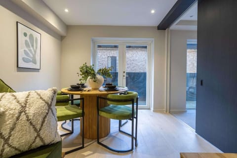 Verdana Suite 1BD Flat Near Centre Apartment in Salford