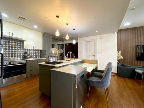 Sadaf 5 Jbr Luxurious Dorm Hotel in Dubai