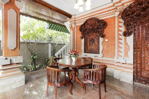 OYO 4003 Ceria Guesthouse Seminyak Hotel in Kuta