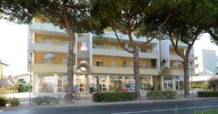 Central comfort close to the beach by Beahost Rentals Apartment in Bibione