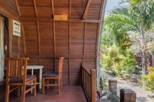 Elegant Deluxe Double Room at Menjangan Vacation rental in Bali