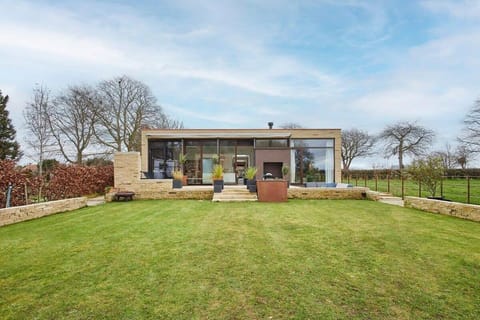 Sleeper Cottage - Sleeps 8 Vacation rental in England