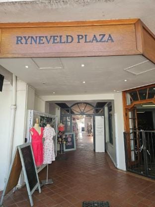 PinotageLuxuryCollection 16 Ryneveld Plaza Apartment in Stellenbosch