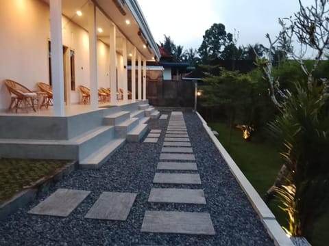 Queenara Local House Hotel in Payangan