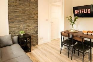 5 Friars Hill Apartment by Yoko Property Apartment in Cherwell District