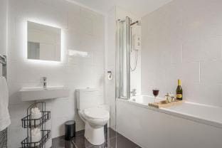 Carlton Apartment by Yoko Property Apartment in Coventry