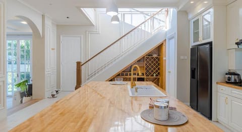 The Beautiful Villa, Casa Sara Hotel in North Kuta