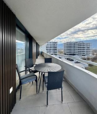 Lux Waves 2bdr apartment w/private parking Vacation rental in Sarajevo