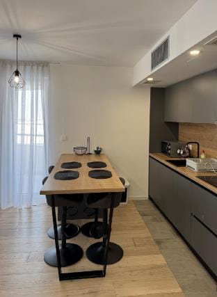 Lux Waves 2bdr apartment w/private parking Vacation rental in Sarajevo