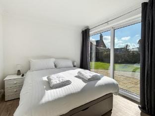 Sleeps 7 Large 4 bed house Bottesford Village Vacation rental in South Kesteven District