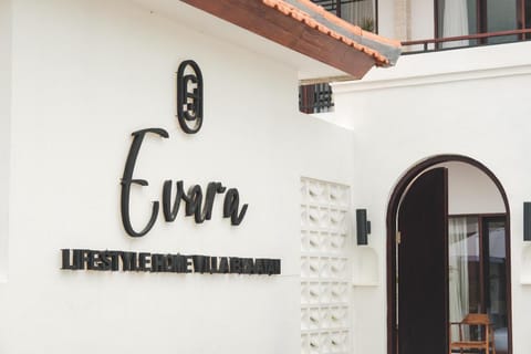 Evara Lifestyle Home by Aayan Hotel in Kediri