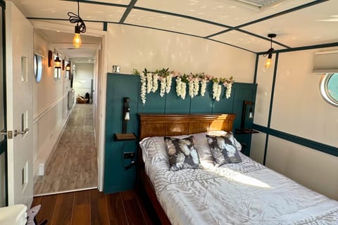 The Swan Floatel by Oracle Docked boat in South Derbyshire District