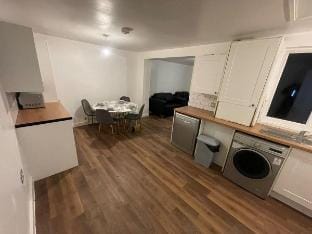 Relaxing Park Village Escape Apartment in Sheffield