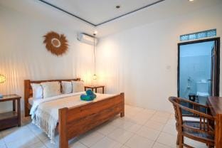 Catta Oberoi 5 min To Oberoi Beach n Night Club Villa in Kuta