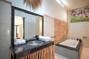 Catta Oberoi 5 min To Oberoi Beach n Night Club Villa in Kuta