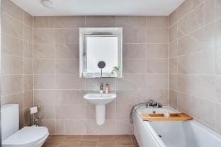 Angus House - Detached - Great Location - Parking Vacation rental in Aylesbury Vale