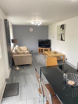 3-bedroom Warm and sweet Terrace house Vacation rental in Warrington