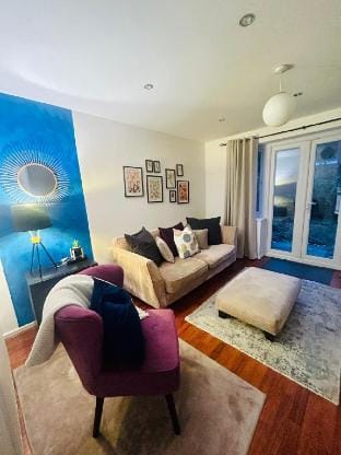 Bright & Chic 2BR | Free Parking + WiFi Vacation rental in Leicester