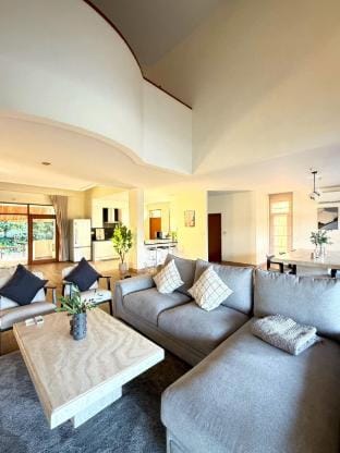 Newly Renovated Modern 3BR Blue Canyon Golf Villa Vacation rental in Mai Khao