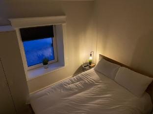 Boutique Woodquay Townhouse Galway City Centre Vacation rental in Galway