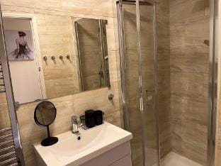 Worcester House by Yoko Property Vacation rental in Rugby