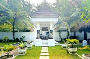 Longteng Ocean House Vacation rental in Pekutatan