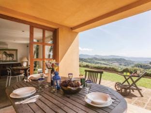 Perfect stunning views everywhere from house pool terrace garden Vacation rental in Umbria