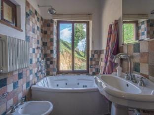 Perfect stunning views everywhere from house pool terrace garden Vacation rental in Umbria