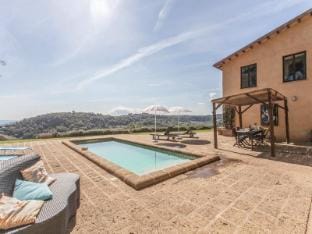 Perfect stunning views everywhere from house pool terrace garden Vacation rental in Umbria