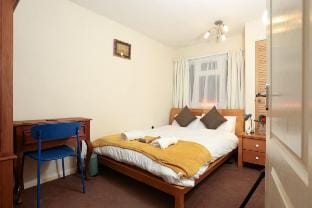 Cosy 2 Bedroom Home Sleeps 4, Free WiFi, Parking, Central Warwick, West Midlands Vacation rental in Warwick