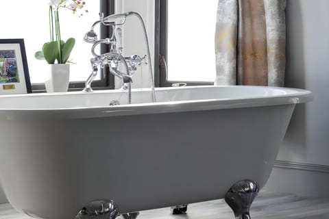 The Legend Suites Hotel in Scotland