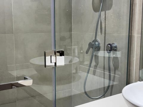 STUDIO ONE Stunning Marina View - TIE Bed and Breakfast in Dubai