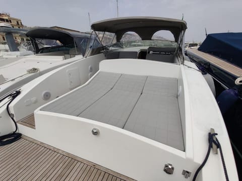 Luxurious Caprie Italia Boat Rental with Breathtaking Ocean Views Vacation rental in Marina Grande