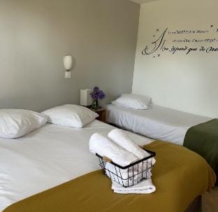 Chambre Triple Vacation rental in Bourgogne-Franche-Comté