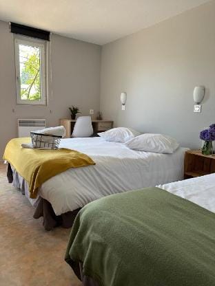 Chambre Triple Vacation rental in Bourgogne-Franche-Comté
